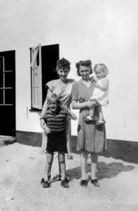 83 - Visiting a former neighbor and her children in Den Bosch, 1947