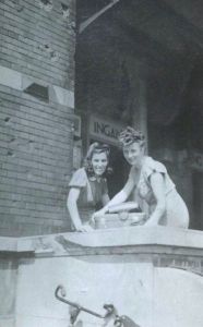 83b With a friend at the Den Bosh railway station