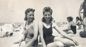 On the beach in the Hague, 1940